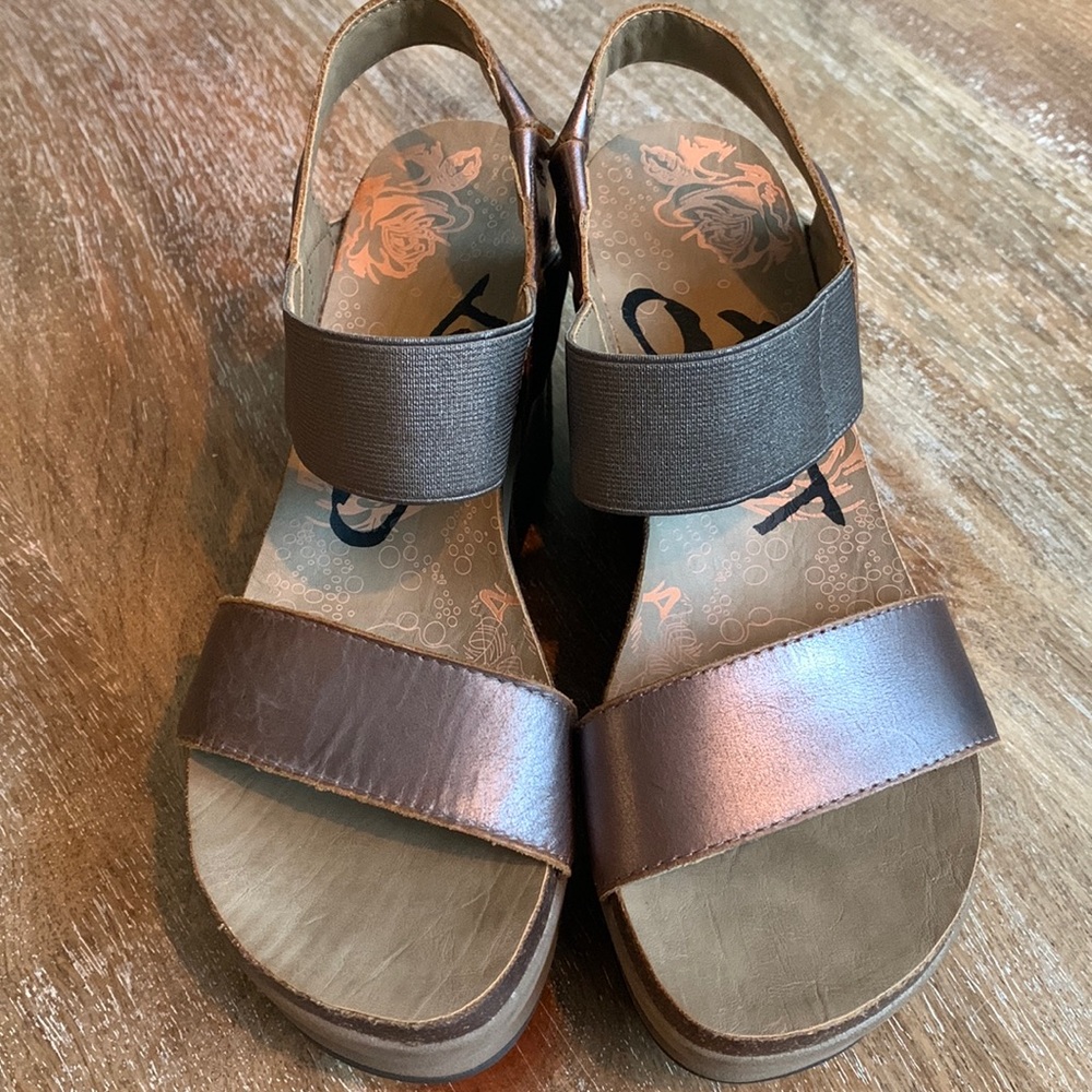 NWOB OTBT Bushnell Wedges Size 7